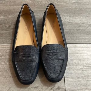 Talbots loafer flats, size 6M, Leather upper, Navy blue, NWOT